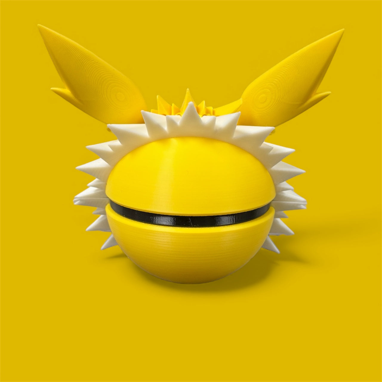 Jolteon-Themed 3D-Printed Display Pokéball (#135)