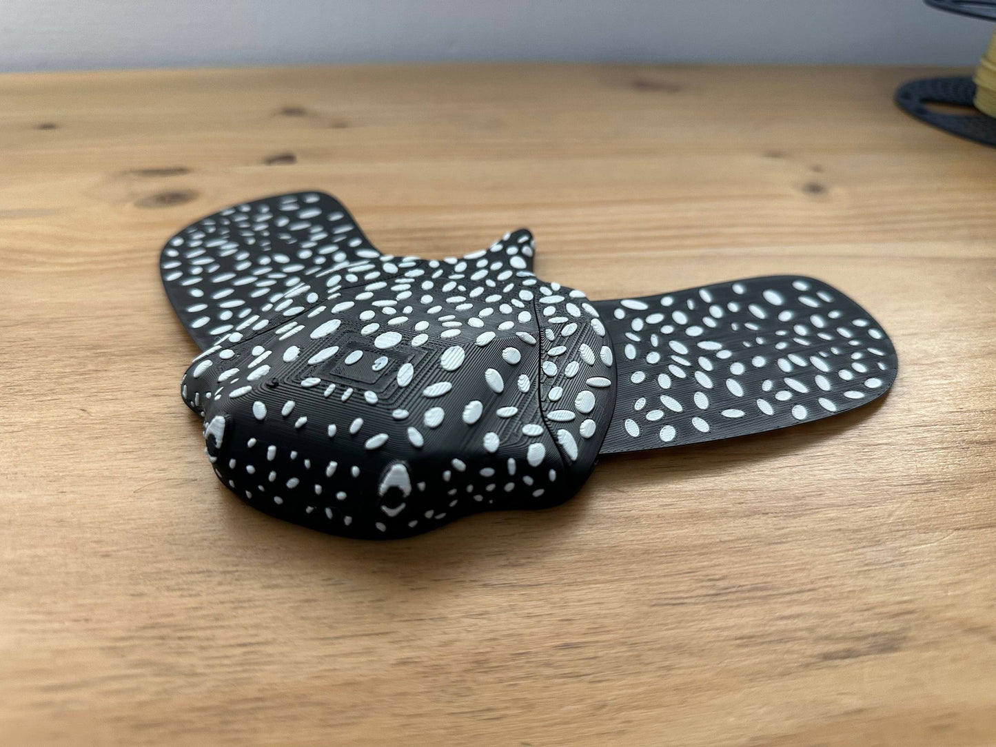 Self-Swimming Stingray Pool Glider – 3D Printed Water Toy
